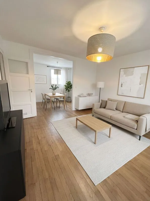 Minimalist Living room