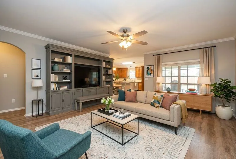 Contemporary Living room