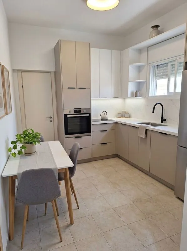 Contemporary Kitchen