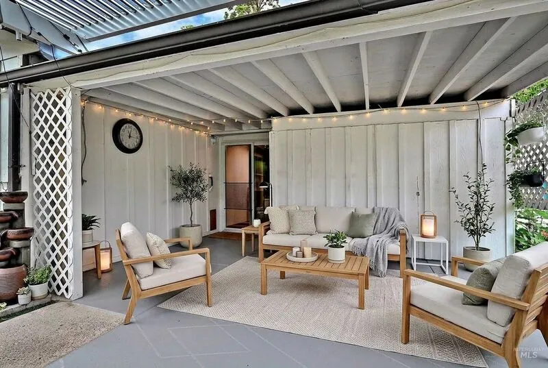 Scandinavian Outdoor patio